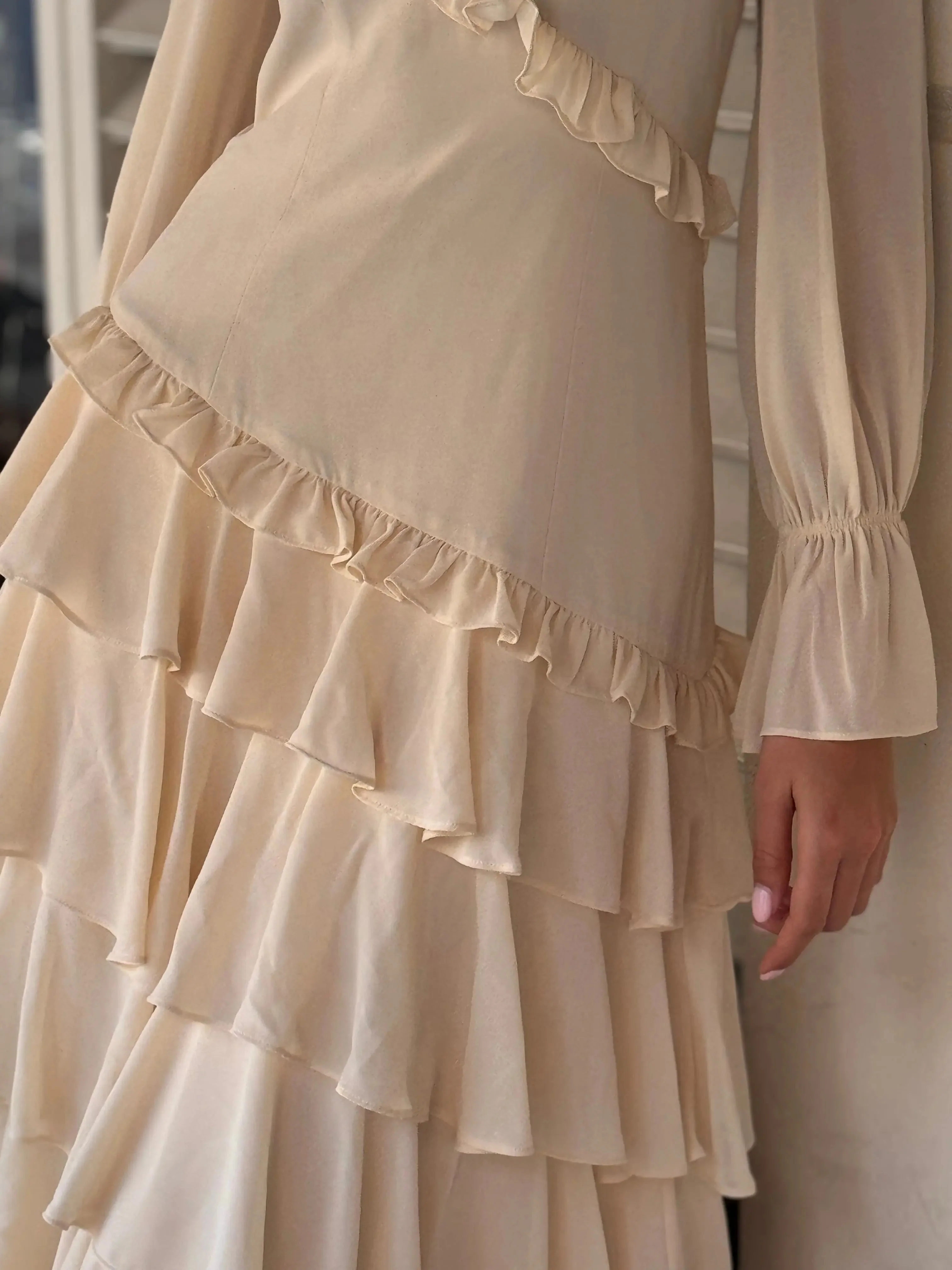 ALB RUFFLE DRESS - Image 10