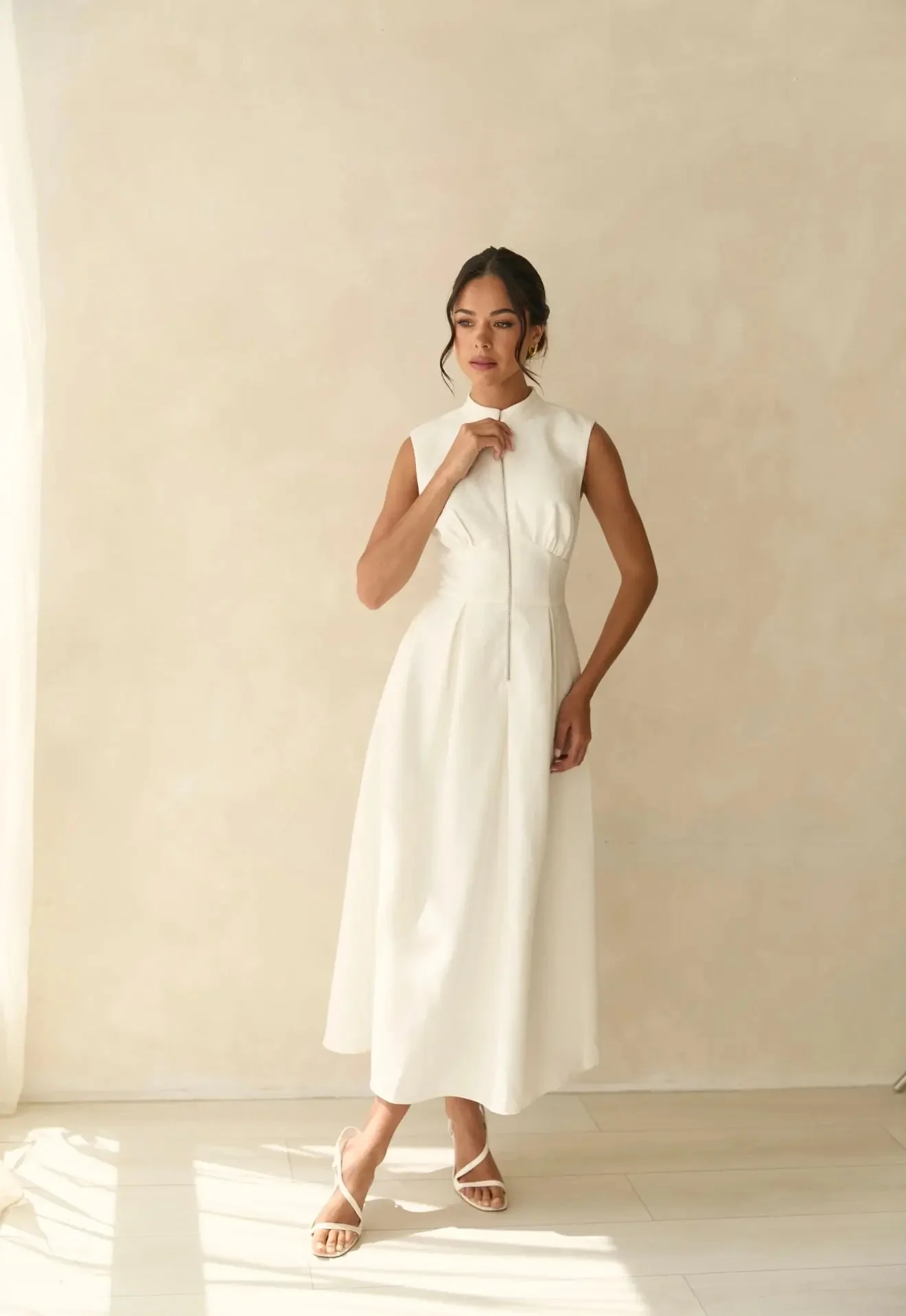 KNIGHTSBRIDGE WHITE ZIP DRESS - Image 10