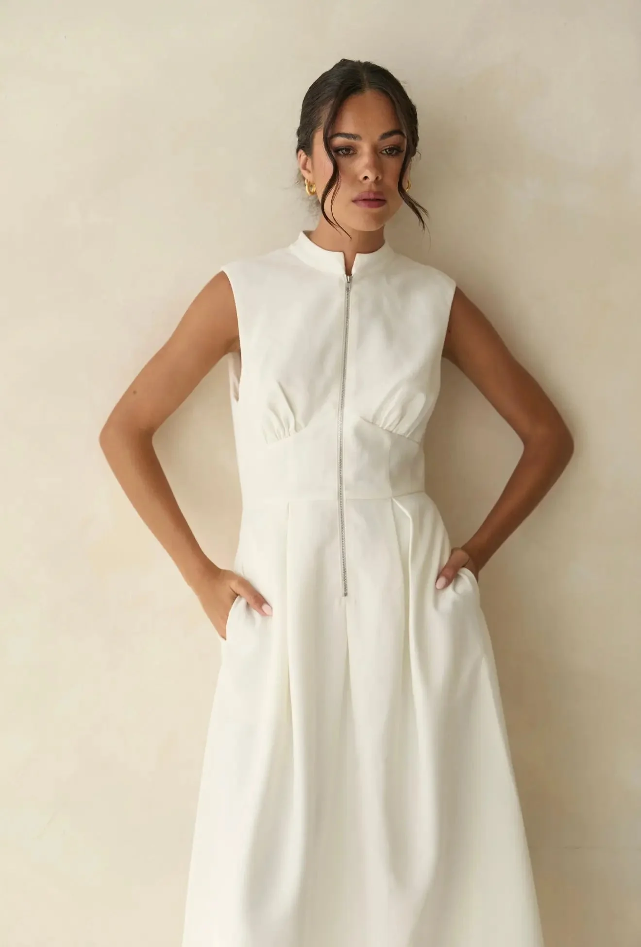 KNIGHTSBRIDGE WHITE ZIP DRESS - Image 5